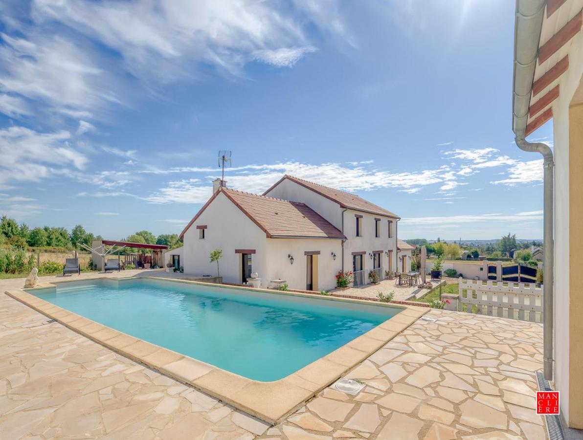 Maison Blanche Piscine Et Petit Dejeuner Châtellerault Exterior foto